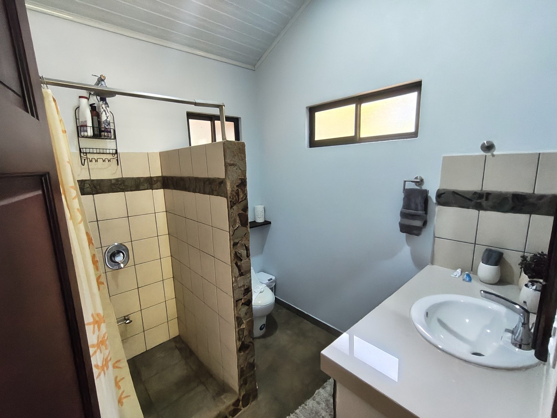 En-suite bathroom