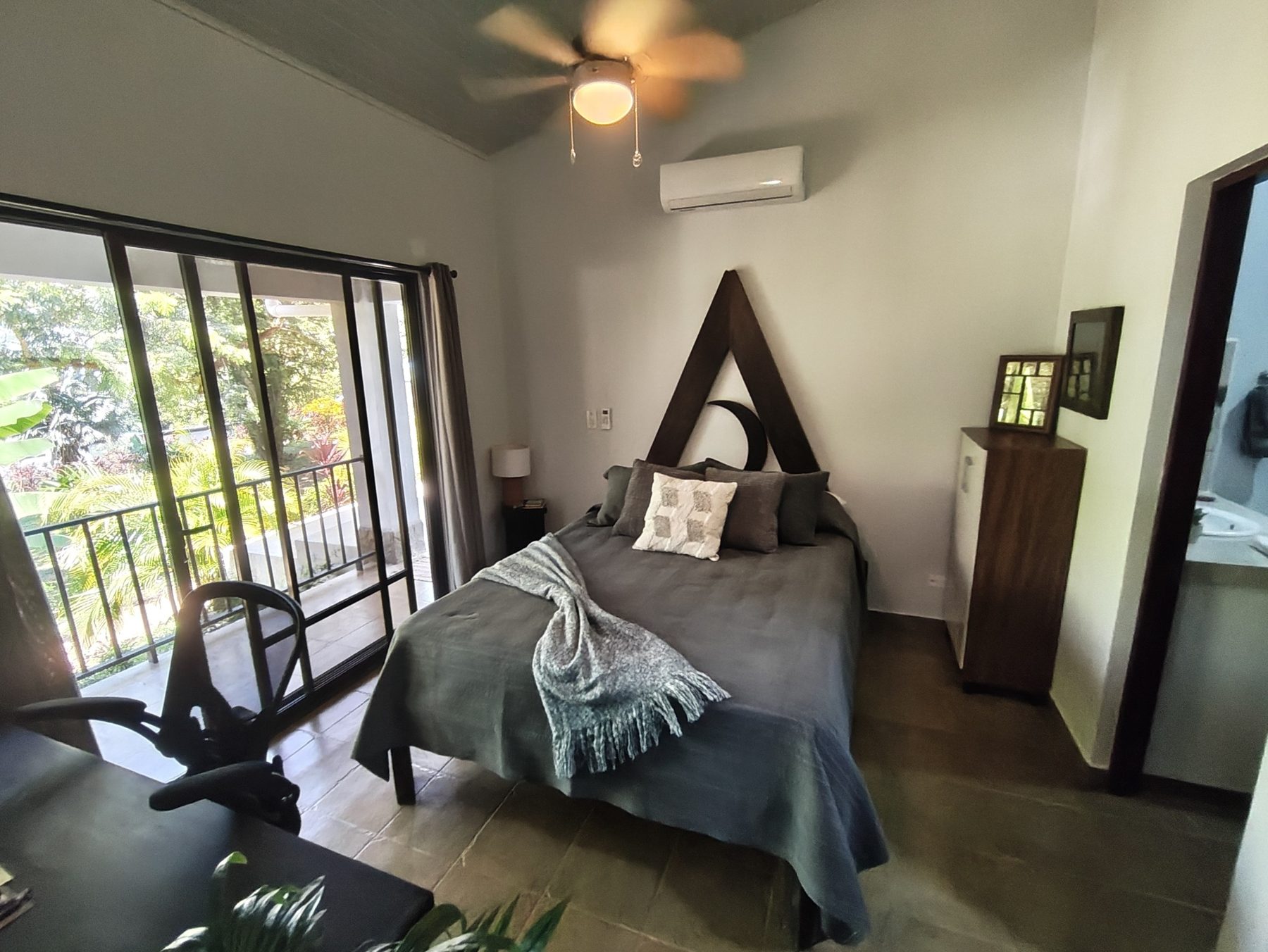 Main en-suite bedroom