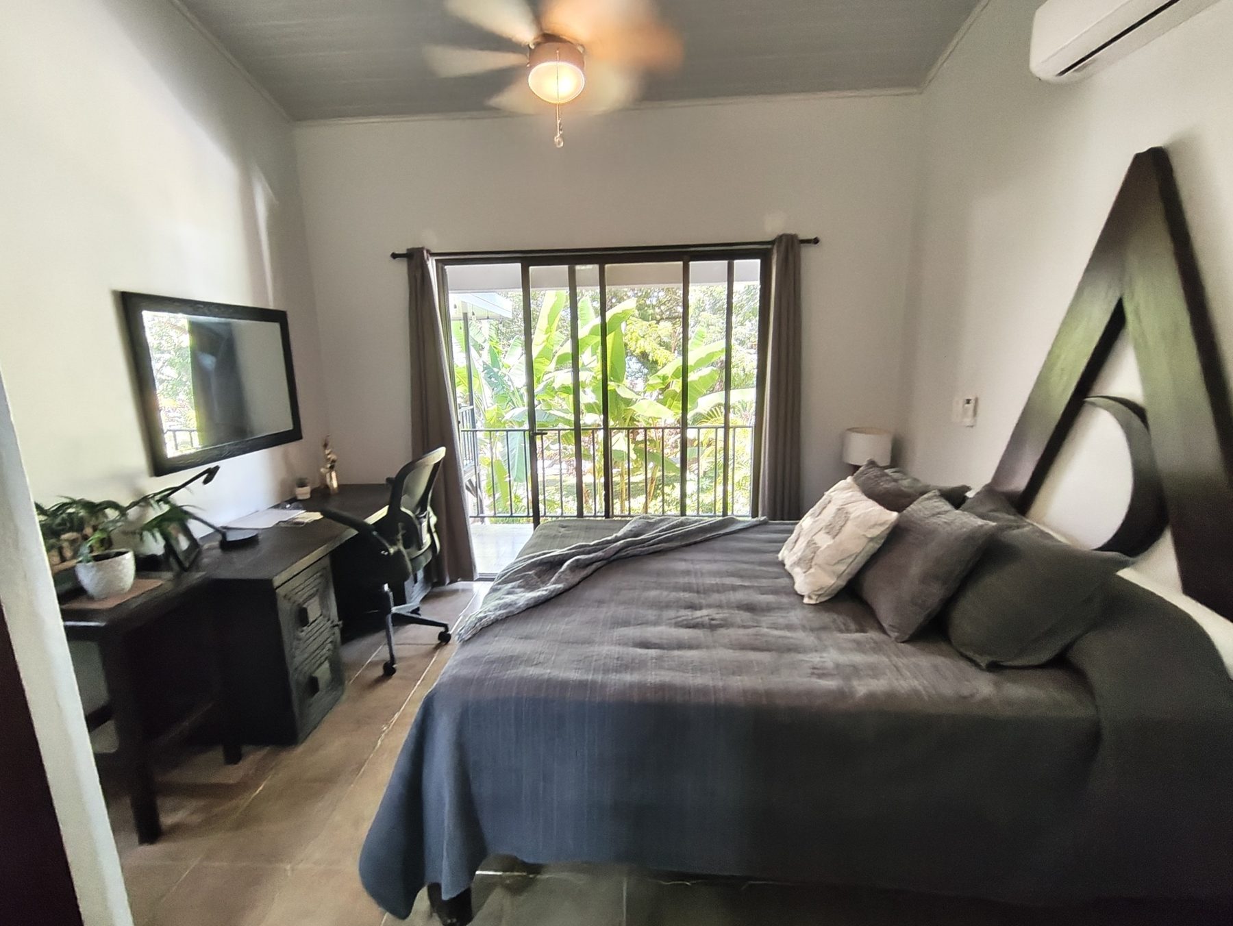 Second en-suite bedroom